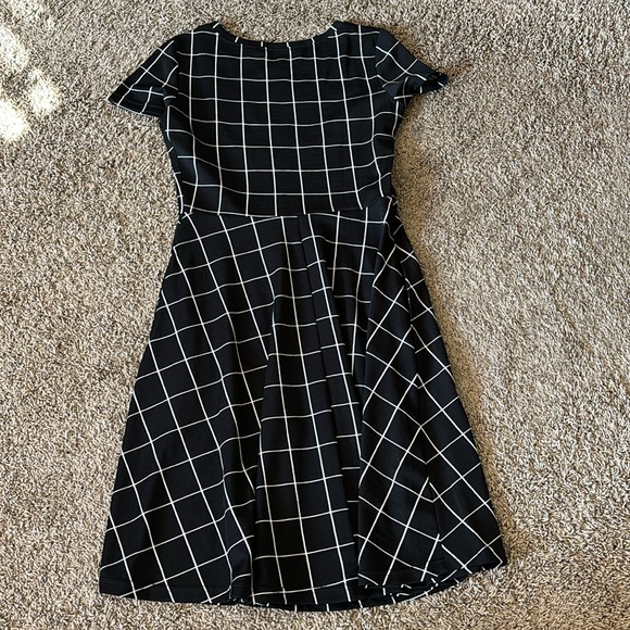 Lattice print dress - Picture 3 of 3